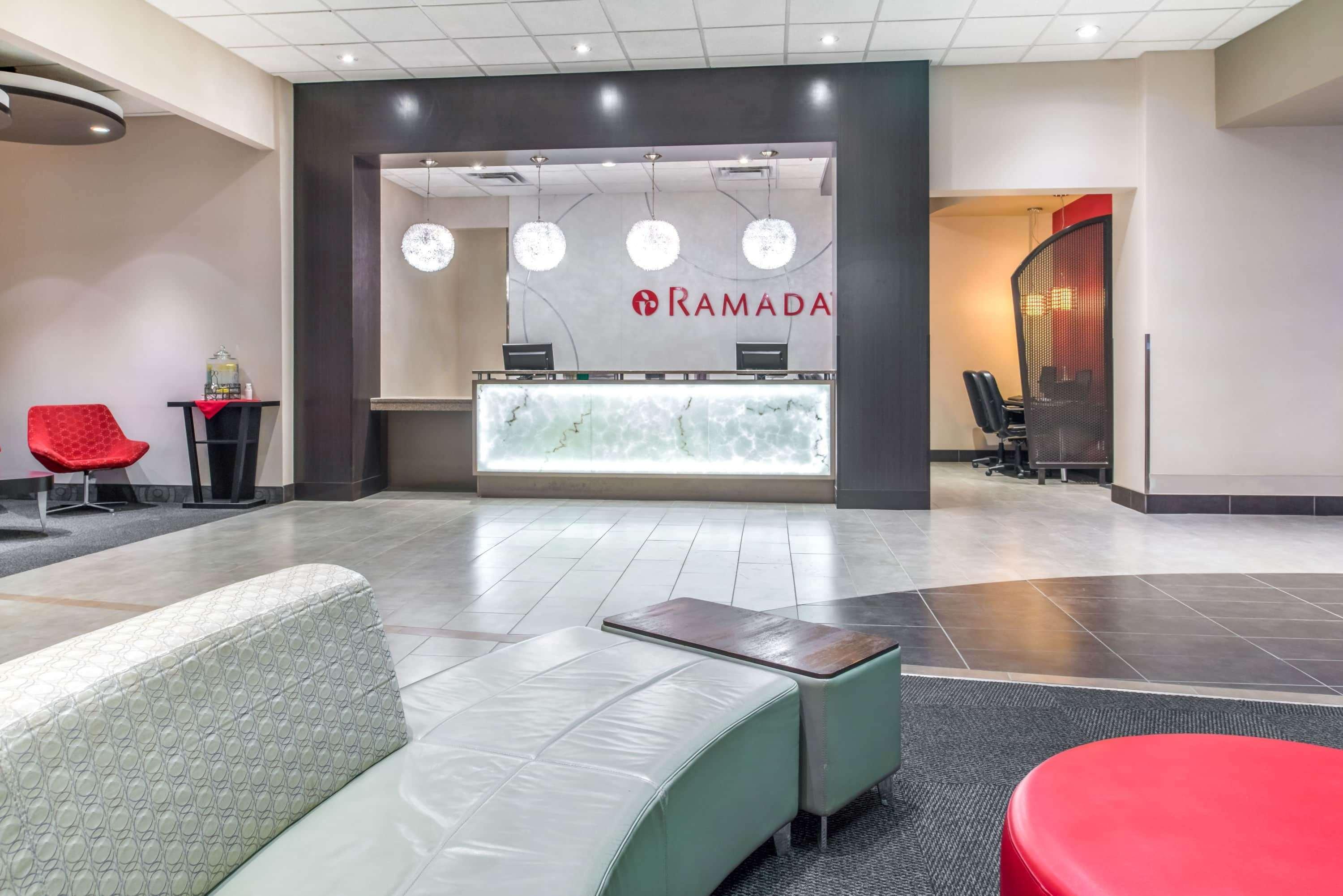 Ramada By Wyndham Saskatoon Hotel Luaran gambar