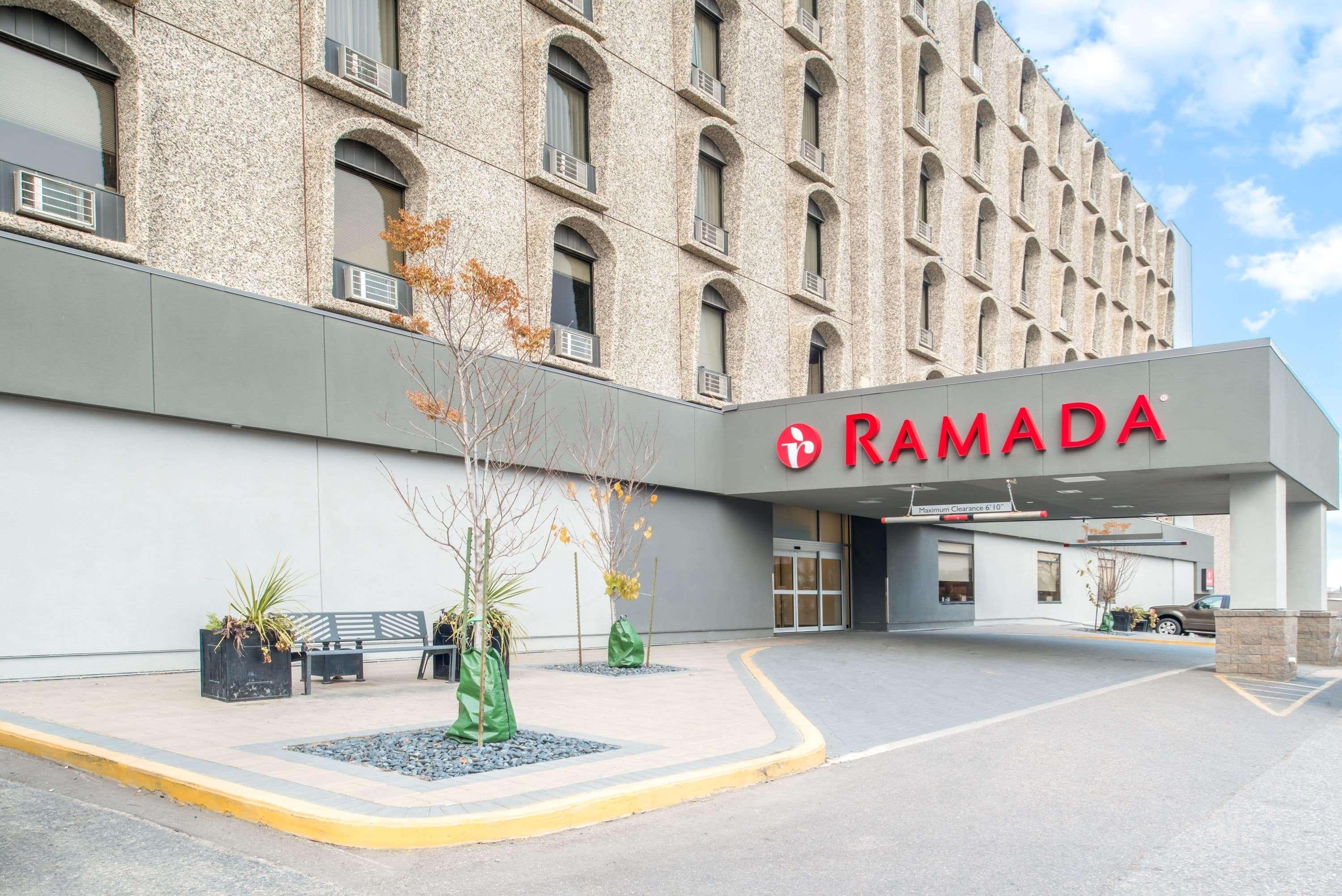 Ramada By Wyndham Saskatoon Hotel Luaran gambar